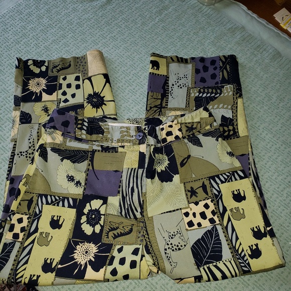 Bette & Court‎ Multi Green Capris - Picture 1 of 7